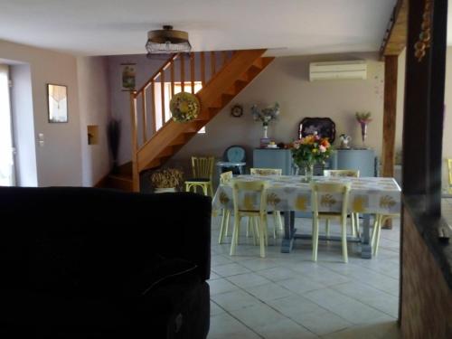 Maison de vacances Gîte Saint-Aigny, 4 pièces, 6 personnes - FR-1-591-98 La Haute Brande Saint-Aigny