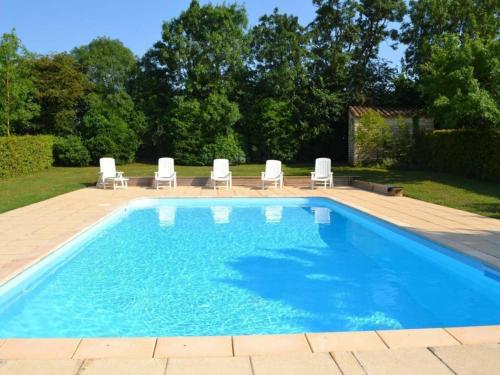 Maison de vacances Gîte Saint-Aubin-la-Plaine, 3 pièces, 4 personnes - FR-1-426-247 26 Rue de la Mairie Saint-Aubin-la-Plaine