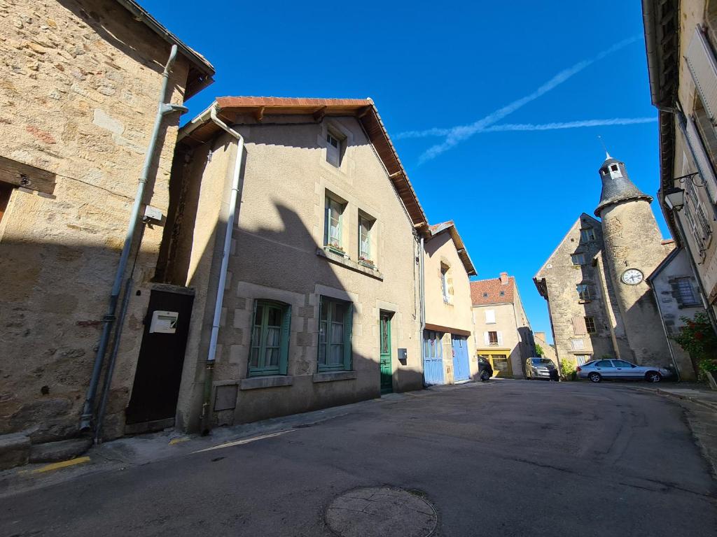 Maison de vacances Gîte Saint-Benoît-du-Sault, 4 pièces, 6 personnes - FR-1-591-360 9 Rue Emile Surun, 36170 Saint-Benoît-du-Sault