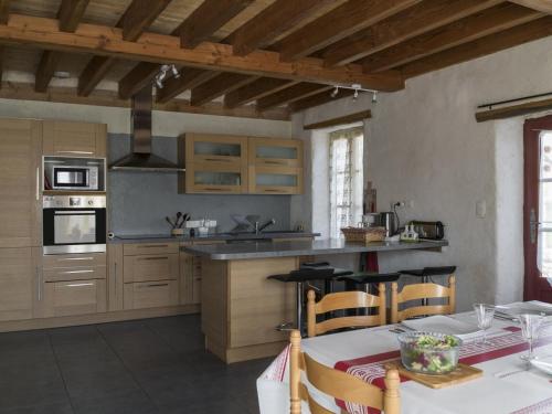 Maison de vacances Gîte Saint-Bonnet-de-Rochefort, 3 pièces, 5 personnes - FR-1-489-181 11 rue de Lapras Saint-Bonnet-de-Rochefort