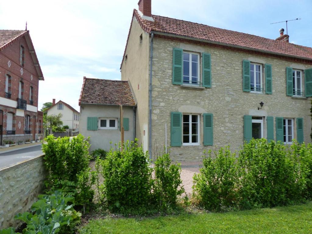 Maison de vacances Gîte Saint-Bonnet-de-Rochefort, 4 pièces, 6 personnes - FR-1-489-105 15 rue de la Gare, 03800 Saint-Bonnet-de-Rochefort