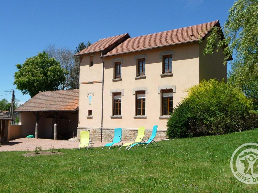Maison de vacances Gîte Saint-Bonnet-des-Quarts, 4 pièces, 6 personnes - FR-1-496-123 Les biefs, 42310 Saint-Bonnet-des-Quarts