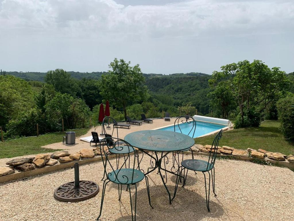 Maison de vacances Gîte Saint-Crépin-et-Carlucet, 4 pièces, 6 personnes - FR-1-616-264 Lieu-dit Les Vergades, 24590 Saint-Crépin-et-Carlucet