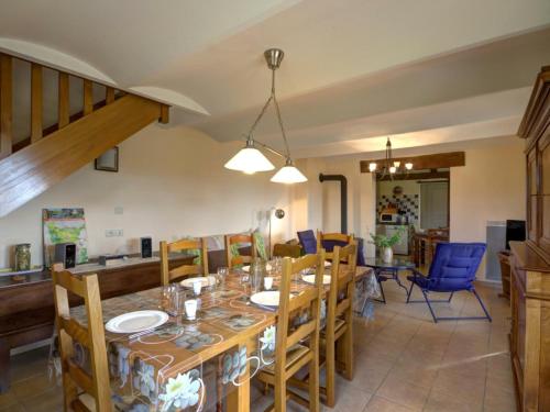 Gîte Saint-Forgeux-Lespinasse, 3 pièces, 4 personnes - FR-1-496-37 Saint-Forgeux-Lespinasse france