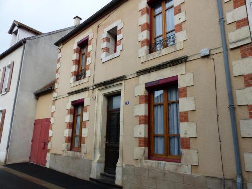 Gîte Saint-Germain-des-Fossés, 5 pièces, 8 personnes - FR-1-489-248 Saint-Germain-des-Fossés france