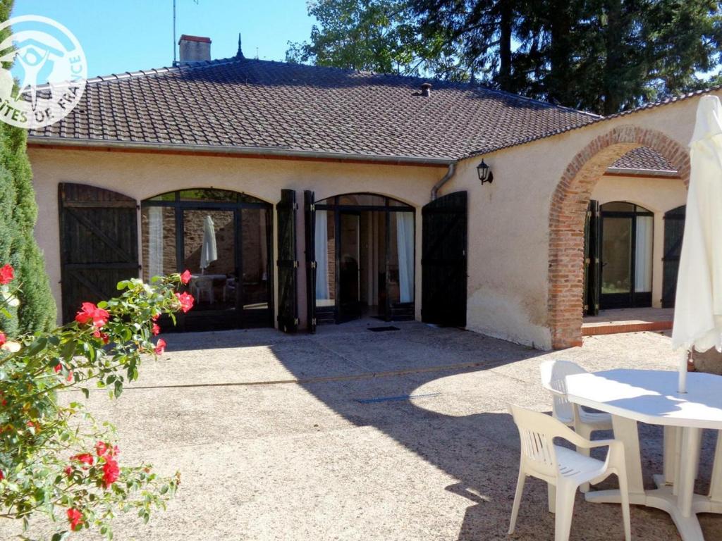 Maison de vacances Gîte Saint-Haon-le-Vieux, 4 pièces, 5 personnes - FR-1-496-31 413 Route de Caqueret, 42370 Saint-Haon-le-Vieux