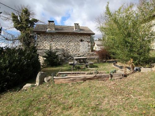 Gîte Saint-Julien-Chapteuil, 3 pièces, 4 personnes - FR-1-582-109 Saint-Julien-Chapteuil france