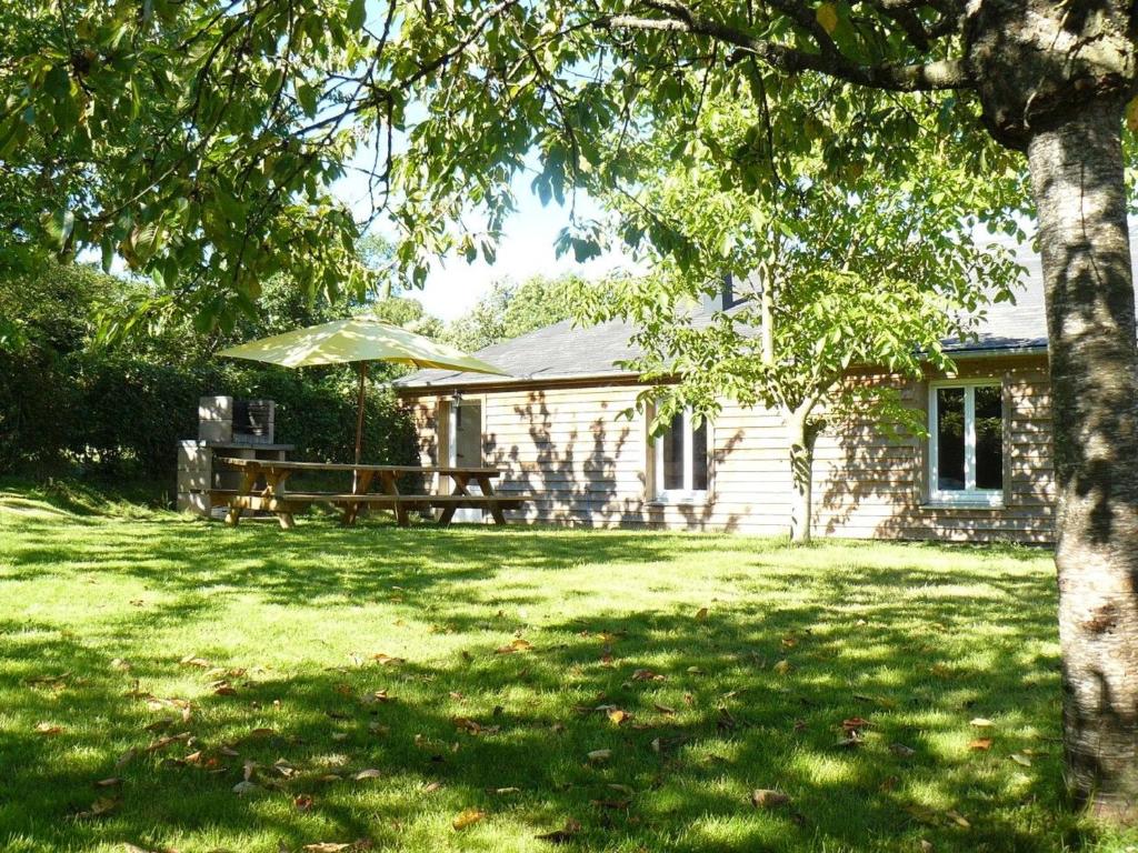 Maison de vacances Gîte Saint-Léonard-des-Bois, 8 pièces, 15 personnes - FR-1-410-224 La Jarrière, 72130 Saint-Léonard-des-Bois