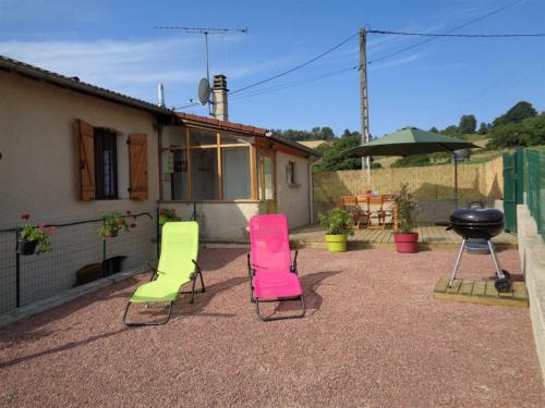 Gîte Saint-Marcel-d'Urfé, 4 pièces, 5 personnes - FR-1-496-235 Saint-Marcel-dʼUrfé france