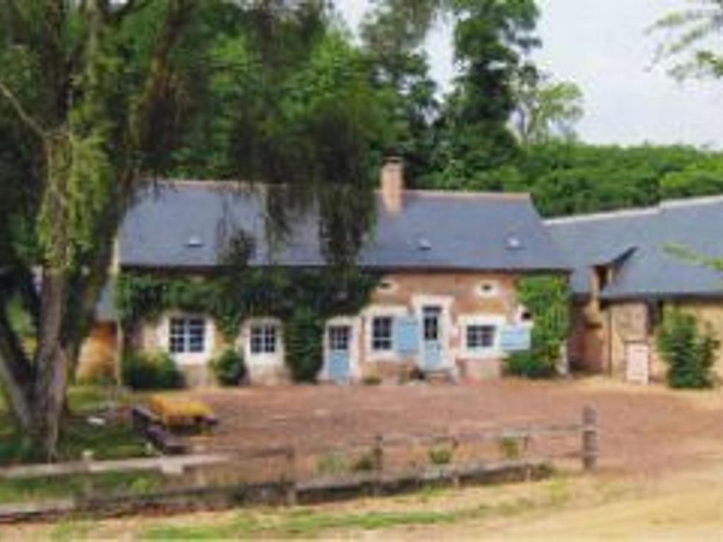 Maison de vacances Gîte Saint-Pierre-du-Lorouër, 5 pièces, 8 personnes - FR-1-410-164 La Ragée, 72150 Saint-Pierre-du-Lorouër