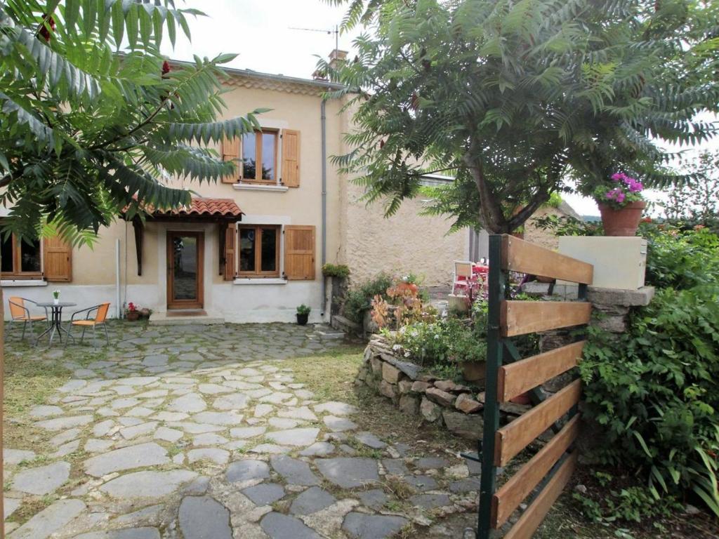 Maison de vacances Gîte Saint-Privat-du-Dragon, 4 pièces, 6 personnes - FR-1-582-31 Belmont, 43380 Saint-Privat-du-Dragon