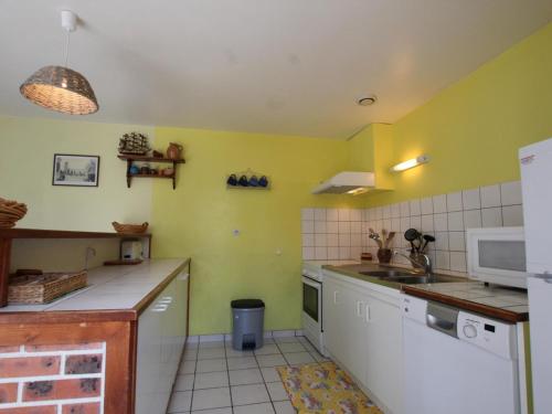 Maison de vacances Gîte Saint-Sauveur-la-Pommeraye, 4 pièces, 6 personnes - FR-1-362-450 Village lair Saint-Sauveur-la-Pommeraye