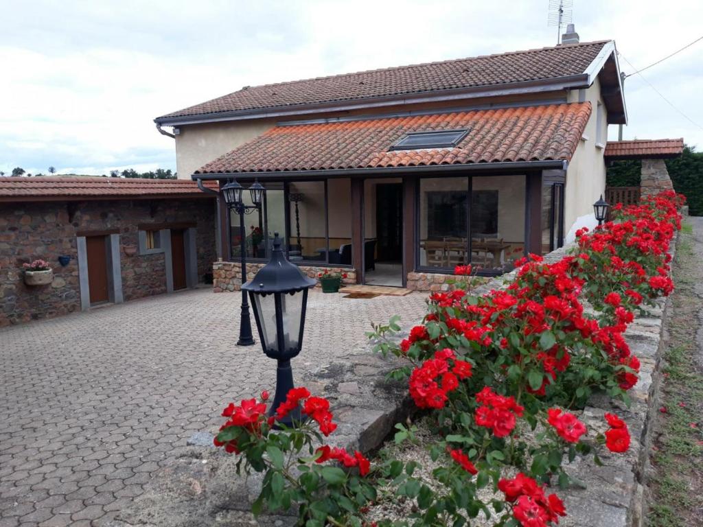 Maison de vacances Gîte Saint-Victor-sur-Rhins, 3 pièces, 6 personnes - FR-1-496-233 Les Martines, 42630 Saint-Victor-sur-Rhins