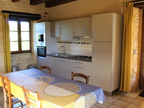 Maison de vacances Gîte Salignac-Eyvigues, 4 pièces, 6 personnes - FR-1-616-88 Le Clos de la Grèze Salignac Eyvigues