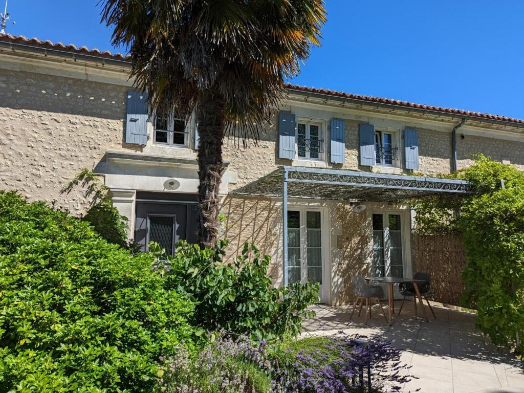 Maison de vacances Gîte Salles-de-Barbezieux, 2 pièces, 2 personnes - FR-1-653-218 20 chemin des Lamberts 20 chemin des Lamberts, 16300 Salles-de-Barbezieux