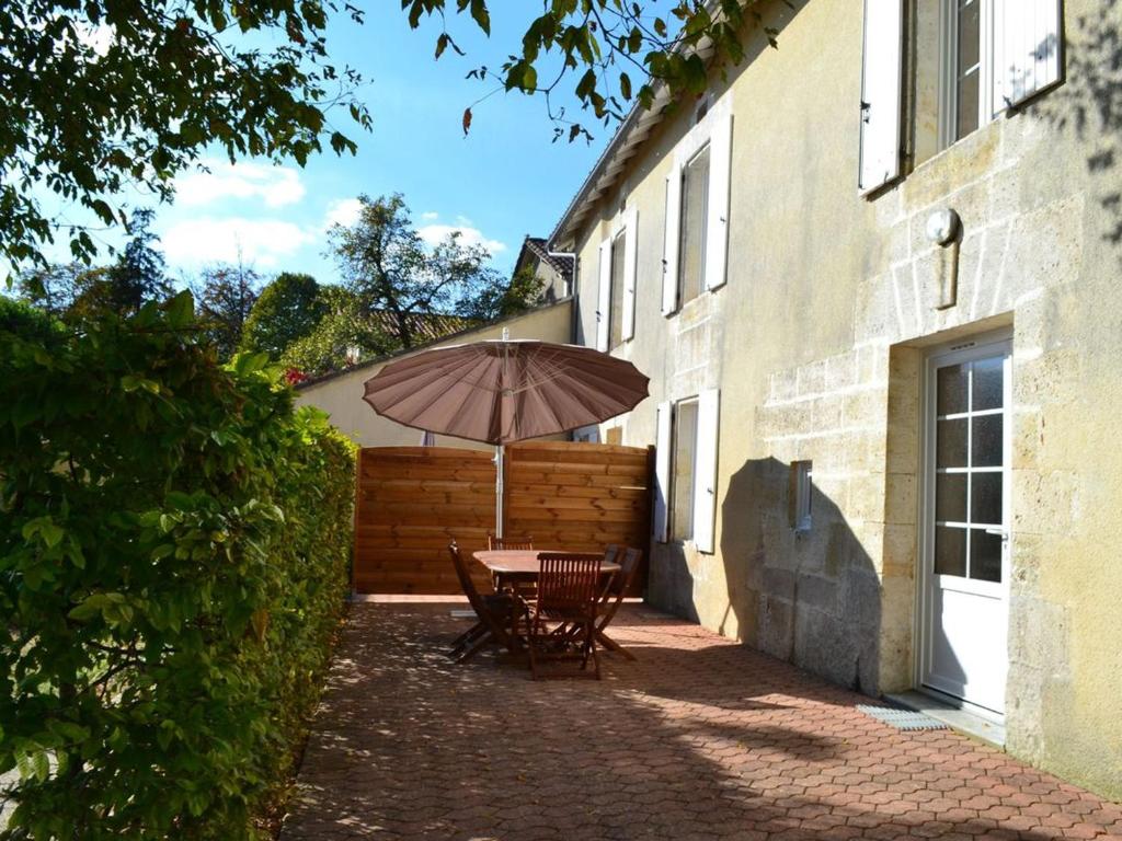 Maison de vacances Gîte Salles-Lavalette, 3 pièces, 6 personnes - FR-1-653-78 Le Bourg, 16190 Salles-Lavalette