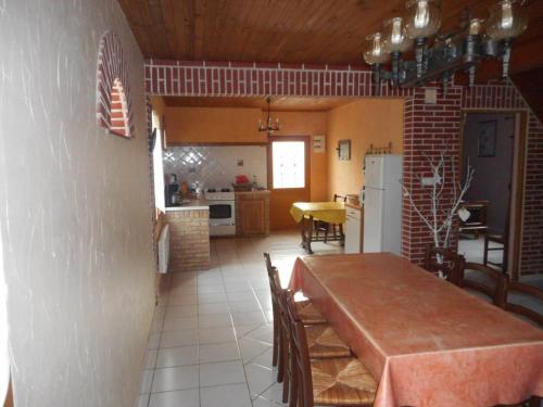 Maison de vacances Gîte Sanghen, 4 pièces, 8 personnes - FR-1-376-73 569, Route De La VallÃ©e -  - Sanghen