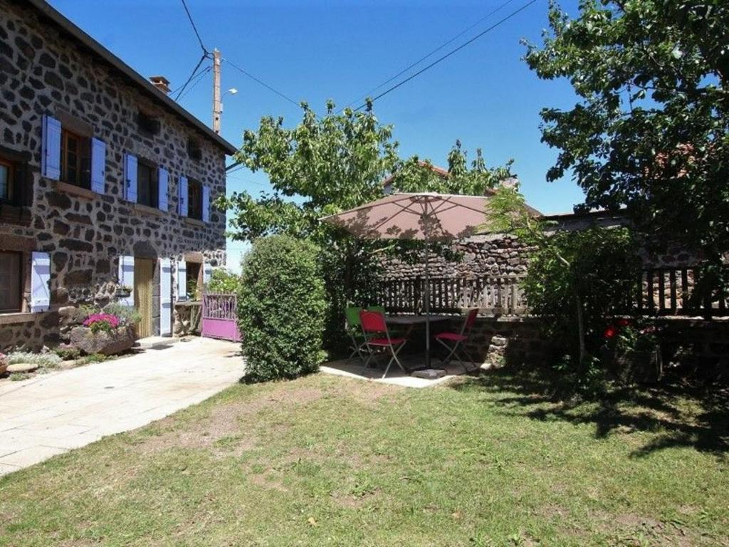 Maison de vacances Gîte Sanssac-l'Église, 3 pièces, 4 personnes - FR-1-582-283 Eyssac, 43320 Sanssac-lʼÉglise