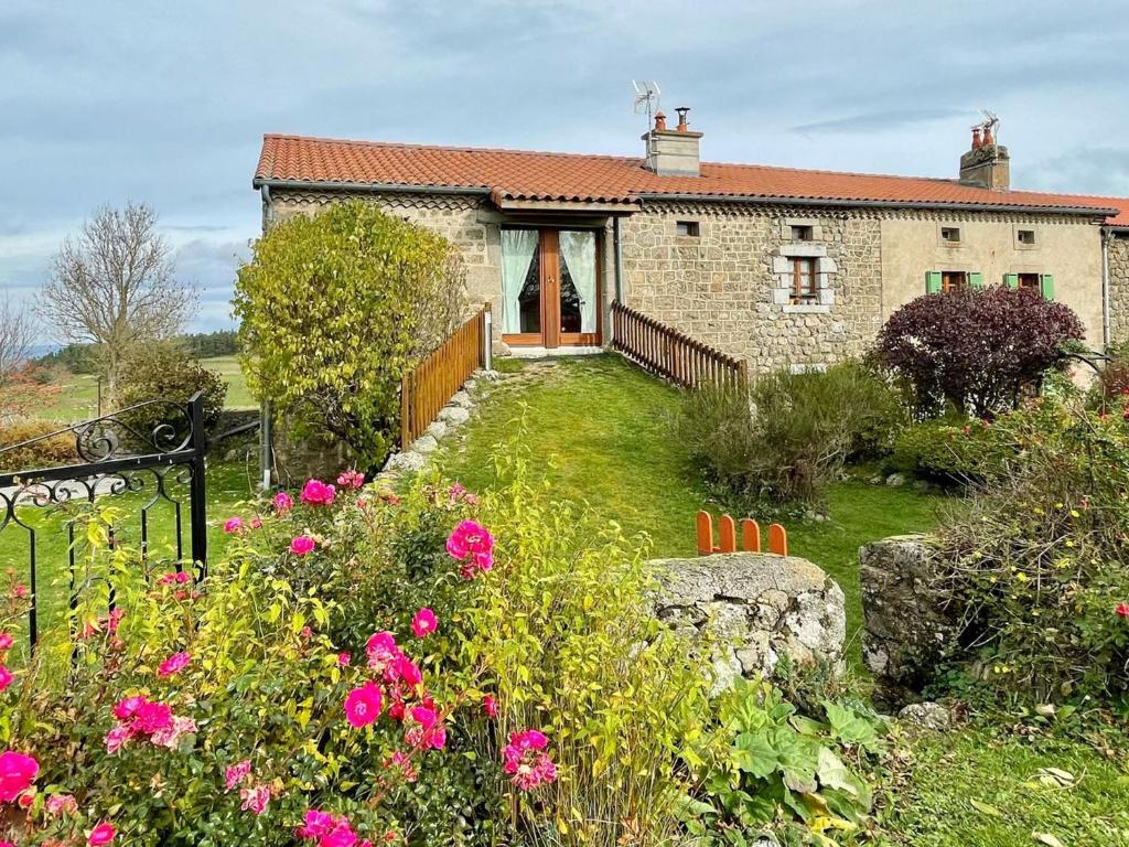 Maison de vacances Gîte Saugues, 4 pièces, 6 personnes - FR-1-582-127 Villeneuve, 43170 Saugues