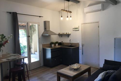 Appartement Gite Studio indépendant au cœur du Luberon 296 chemin du Peirou Maubec