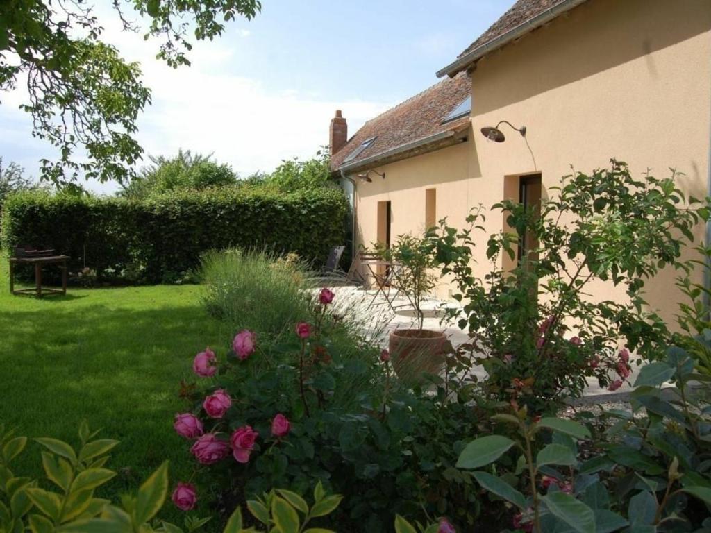 Maison de vacances Gîte Sully-sur-Loire, 2 pièces, 3 personnes - FR-1-590-77 Les Gorgeats, 45600 Sully-sur-Loire