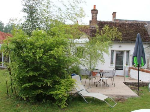 Gîte Thoury, 3 pièces, 4 personnes - FR-1-491-49 Thoury france