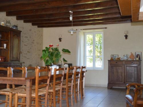 Maison de vacances Gîte Tranzault, 4 pièces, 6 personnes - FR-1-591-111 Le Budevin Tranzault