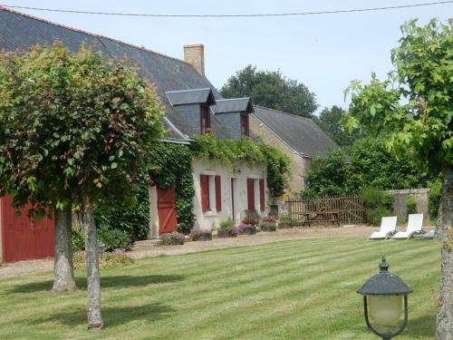 Maison de vacances Gîte Tresson, 4 pièces, 13 personnes - FR-1-410-143 Les Haies Tresson