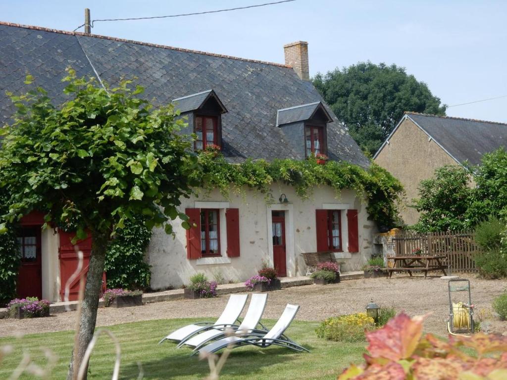 Maison de vacances Gîte Tresson, 4 pièces, 13 personnes - FR-1-410-143 Les Haies, 72440 Tresson