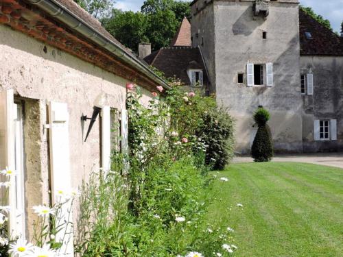 Maison de vacances Gîte Treteau, 2 pièces, 2 personnes - FR-1-489-64 Chateau de Vesset Tréteau