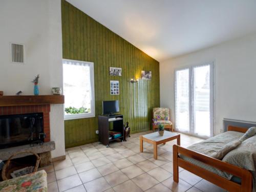 Maison de vacances Gîte Usson-en-Forez, 3 pièces, 4 personnes - FR-1-496-162 27, rue du Stand Usson-en-Forez