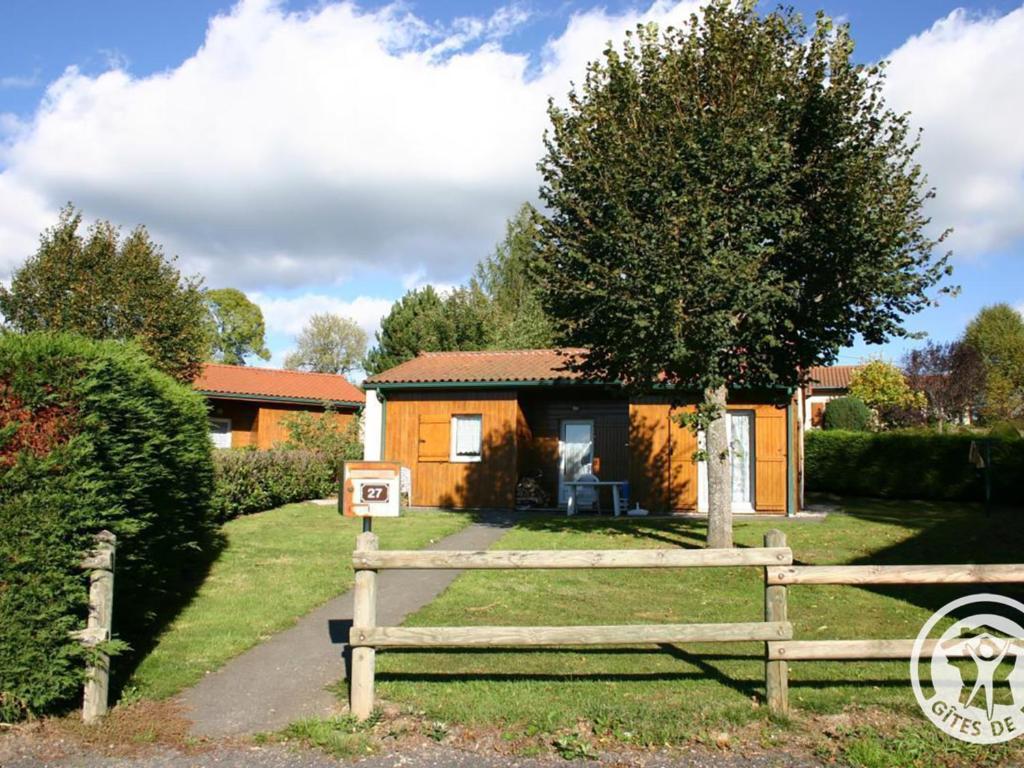 Maison de vacances Gîte Usson-en-Forez, 3 pièces, 4 personnes - FR-1-496-163 27, rue du Stand, 42550 Usson-en-Forez