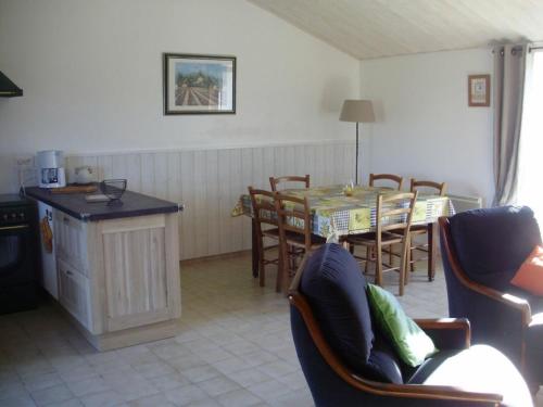 Gîte Vairé, 3 pièces, 4 personnes - FR-1-426-431 Vairé france