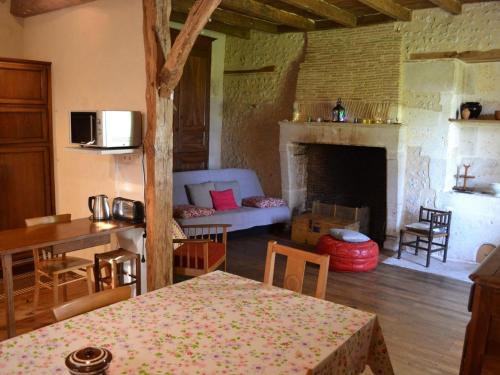 Gîte Vaux-Lavalette, 5 pièces, 8 personnes - FR-1-653-69 Vaux-Lavalette france
