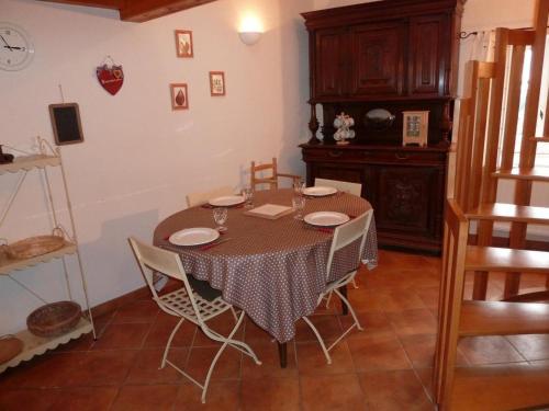 Gîte Véranne, 2 pièces, 4 personnes - FR-1-496-256 Véranne france