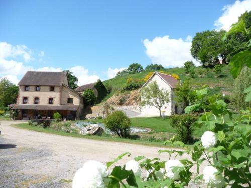 Gîte Vernusse, 6 pièces, 12 personnes - FR-1-489-255 Vernusse france