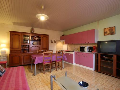 Gîte Vielleségure, 2 pièces, 3 personnes - FR-1-384-96 Vielleségure france