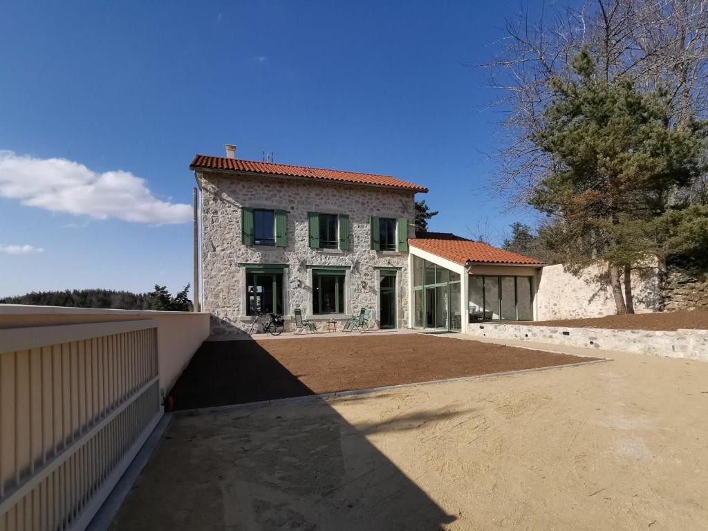 Maison de vacances Gîte Vielprat, 5 pièces, 8 personnes - FR-1-582-335 Les Arcis, 43490 Vielprat