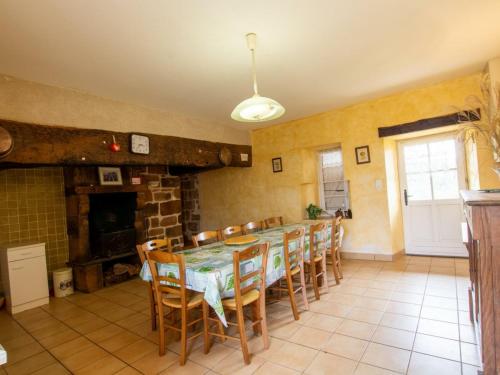 Maison de vacances Gîte Villac, 5 pièces, 9 personnes - FR-1-616-154 Murat Villac