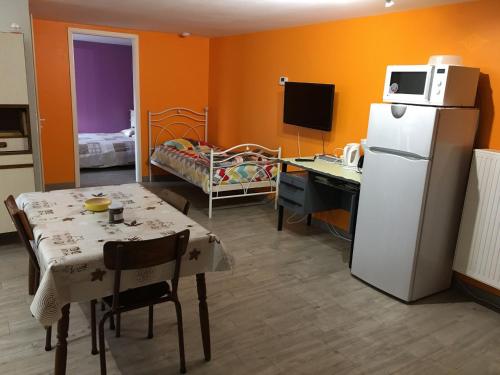 Maison de vacances Gîte Ville-au-Val, 2 pièces, 3 personnes - FR-1-584-111 3 ruelle Sizon Ville-au-Val