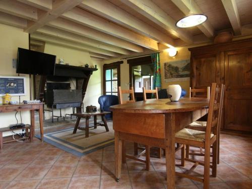 Maison de vacances Gîte Villeneuve-d'Allier, 4 pièces, 6 personnes - FR-1-582-208 Auzat Villeneuve-dʼAllier