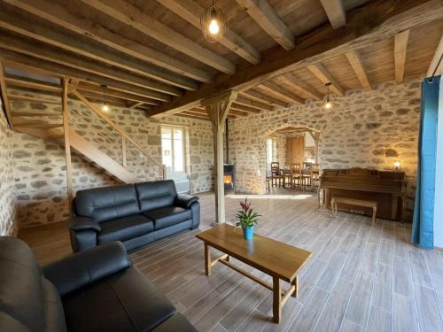 Maison de vacances Gîte Ygrande, 4 pièces, 8 personnes - FR-1-489-433 La Guillotière Ygrande