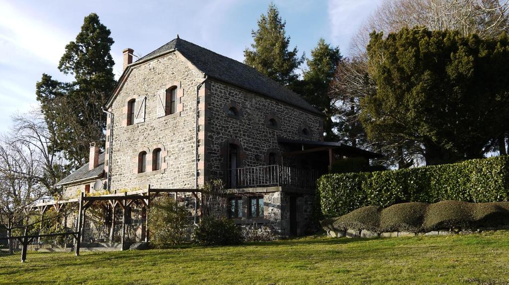 Maison de vacances Gites au Chateau de Vernieres 36 Village de Vernières, 15170 Talizat