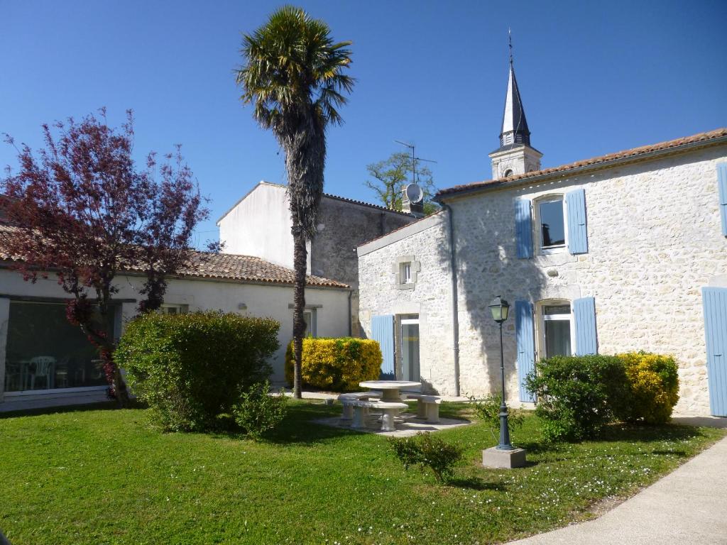 Maisons de vacances Gîtes de L'Eguille Rue du Canton, 17600 LʼÉguille