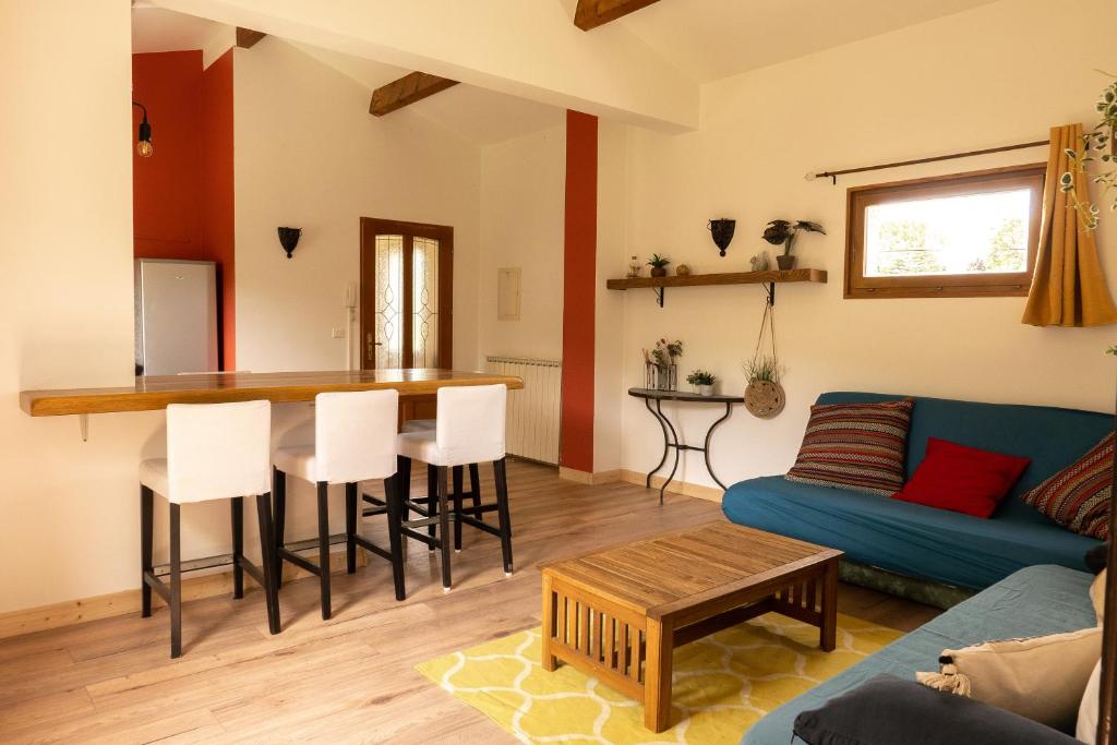 Appartement Gites de la Lurette - T3 lumineux et spacieux dans cadre calme et verdoyant 998 Route de l'Escaladou, 34190 Cazilhac