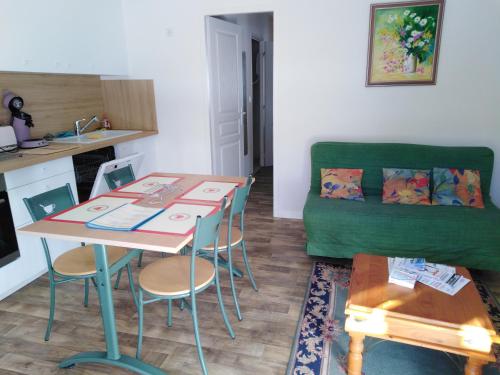 Appartements Gites de vacances Residence La Babaute LES ROUSSES 100, Chemin du Bossaton - Lieu-dit \ Les Rousses