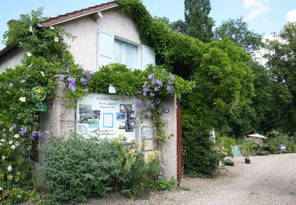 Maisons de vacances Gîtes du Jardin Francais 24 rue René de Girardin, 60950 Ermenonville