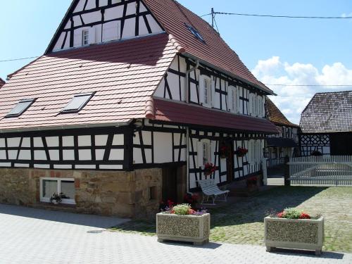 B&B / Chambre d'hôtes Gîtes et chambres d'hôtes Maison Ungerer 3 Rue de Hoffen Hunspach