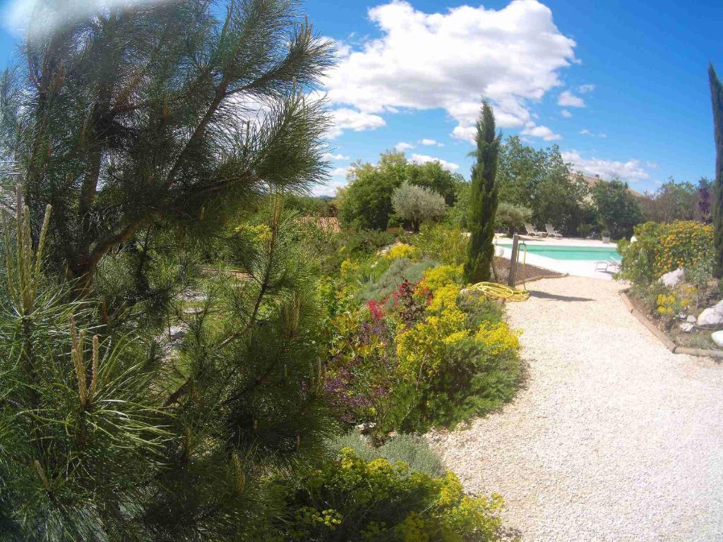 Gîtes Gîte Le Mas de Molines Chemin des Groulles 07200 Vogüé