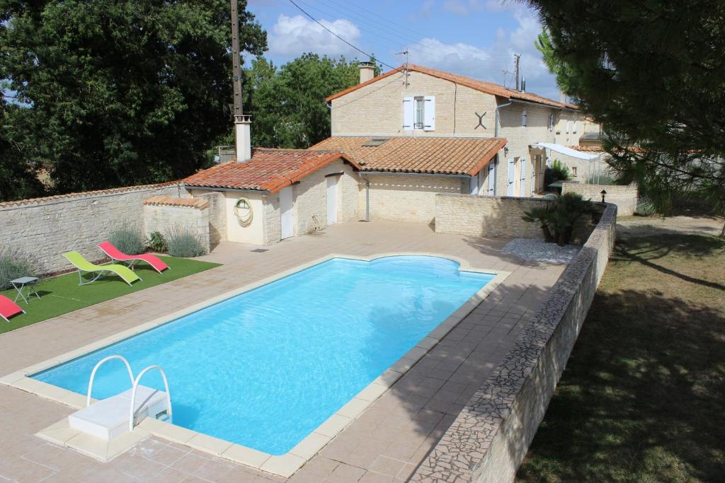 Villa Gites la Marquise 13 Rue de la Gare, 79360 Prisse-la-Charriere